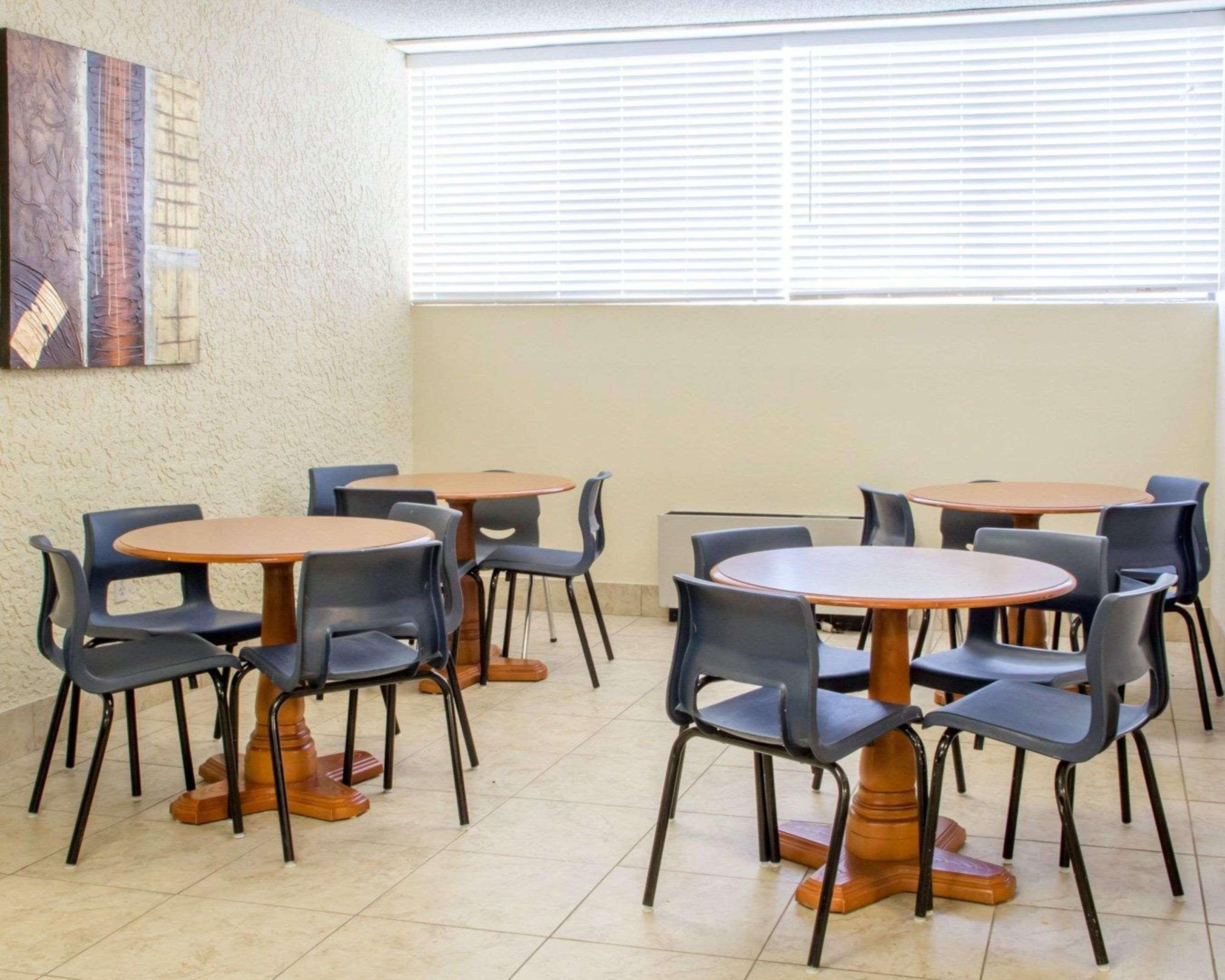 Econo Lodge Broken Arrow-Tulsa المظهر الخارجي الصورة