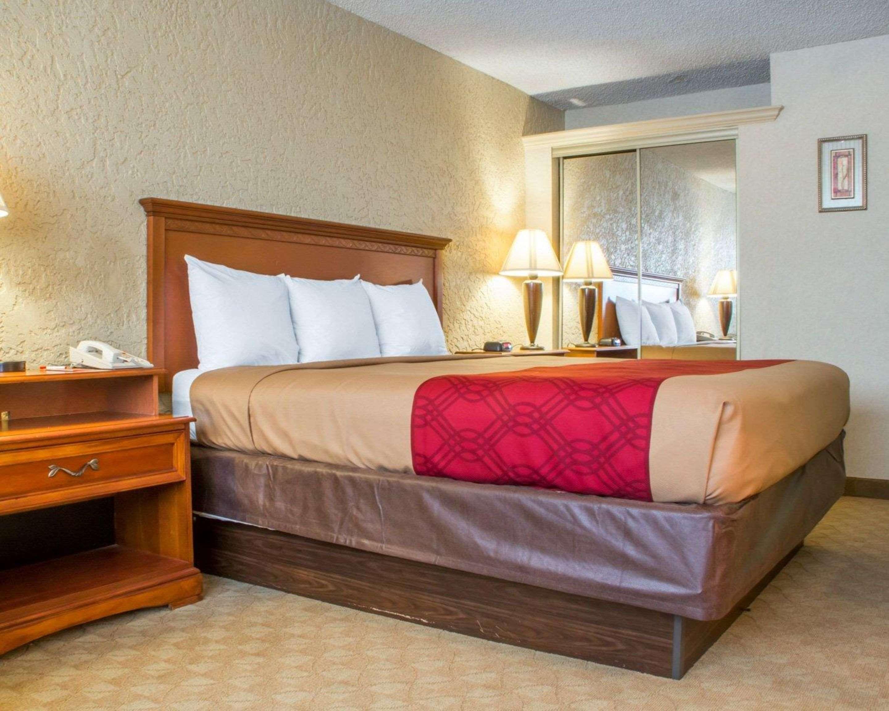 Econo Lodge Broken Arrow-Tulsa المظهر الخارجي الصورة