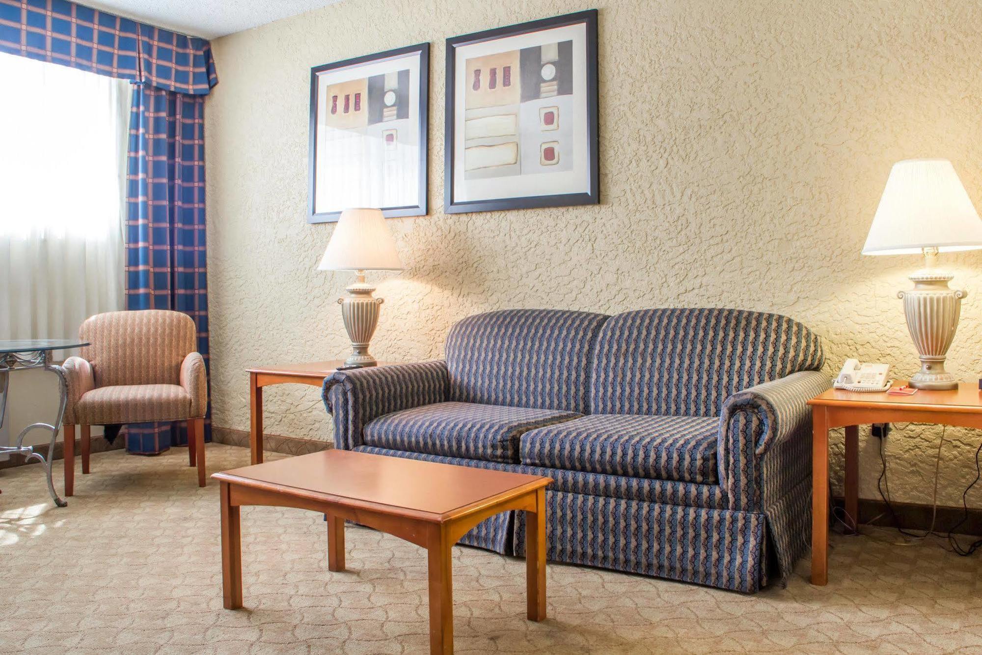 Econo Lodge Broken Arrow-Tulsa المظهر الخارجي الصورة