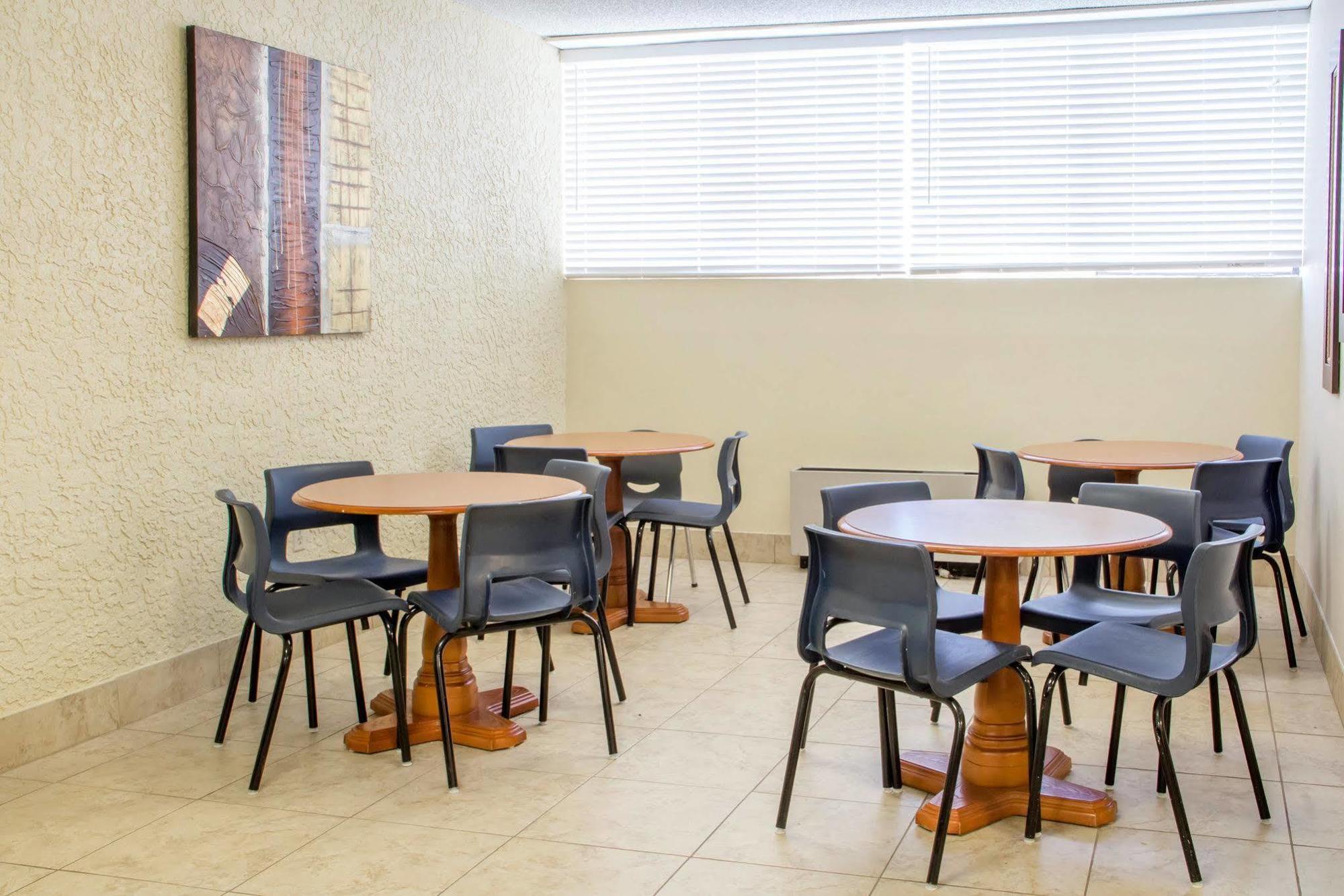 Econo Lodge Broken Arrow-Tulsa المظهر الخارجي الصورة